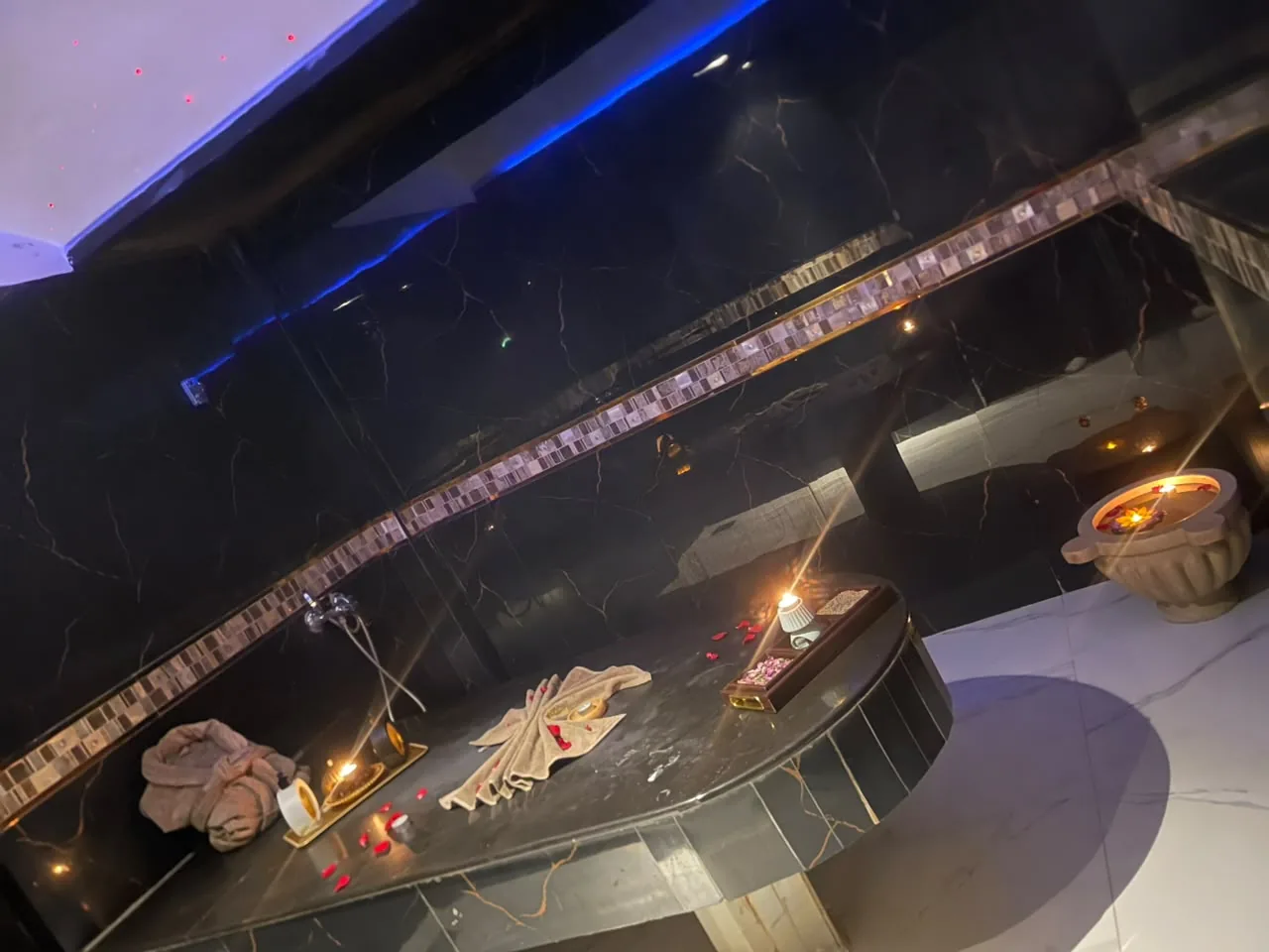Candlelit black marble hammam at Arko Prestige Spa in Bourgogne, Casablanca